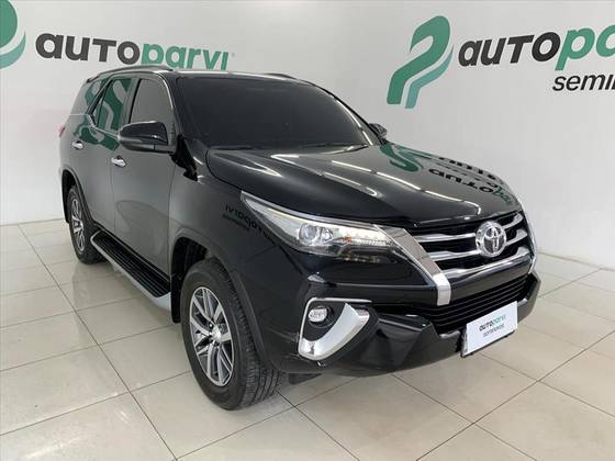 TOYOTA HILUX SW4 2.8 SRX 4X4 7 LUGARES 16V TURBO INTERCOOLER DIESEL 4P AUTOMÁTICO TOYOTA HILUX SW4 2.8 SRX 4X4 7 LUGARES 16V TURBO INTERCOOLER DIESEL 4P AUTOMÁTICO